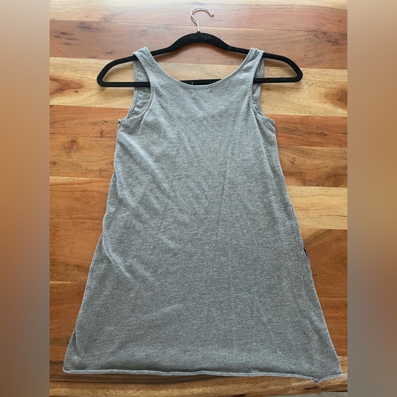 Grey tank top - Picture 3 of 4